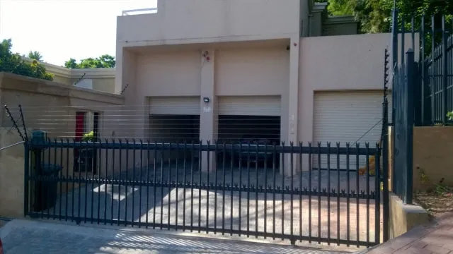 Sliding gate motor installation
